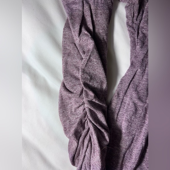 Woman maroon athletic long sleeve size 2xl - Picture 2 of 4